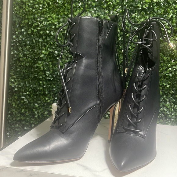 Black ALDO point toe tie up boots - Picture 4 of 4